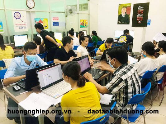 khóa học tin học văn phòng dành cho công nhân tại bình dương
