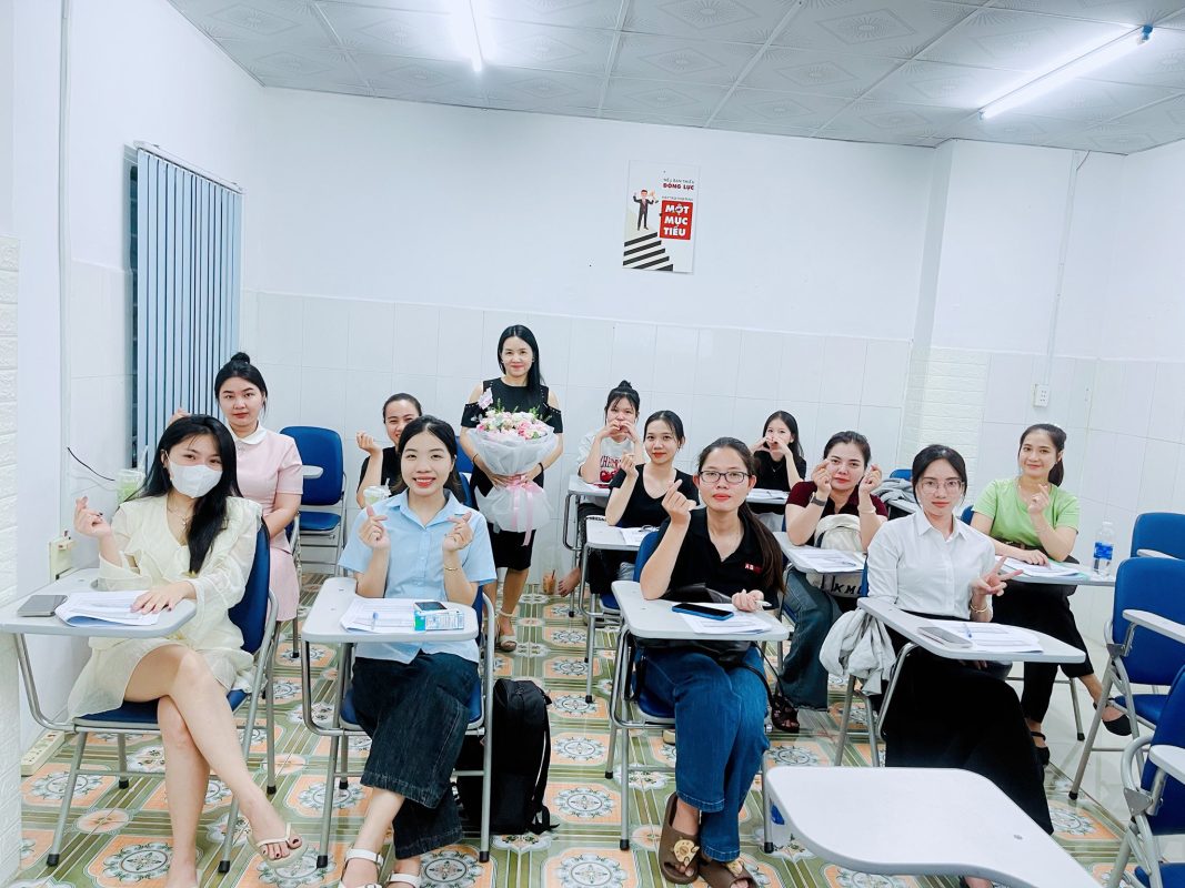 lop hoc quan ly nhan su